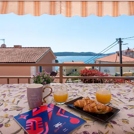 Comfortable Near The Sea Apartament Trogir