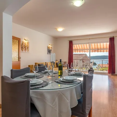 Apartment Comfortable Near The Sea *