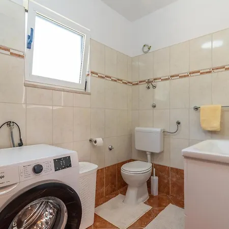 Comfortable Near The Sea Apartament